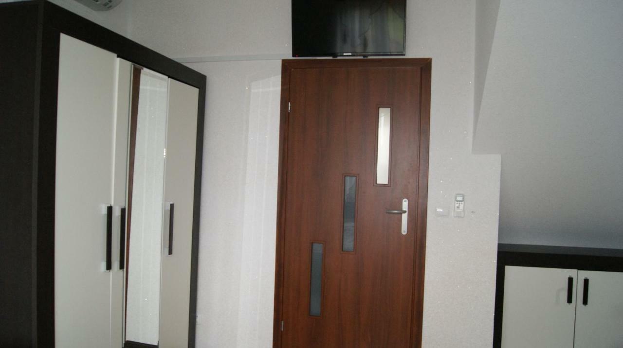 Pokoje Goscinne-Kwatera U Evy Swarzewo Exterior foto