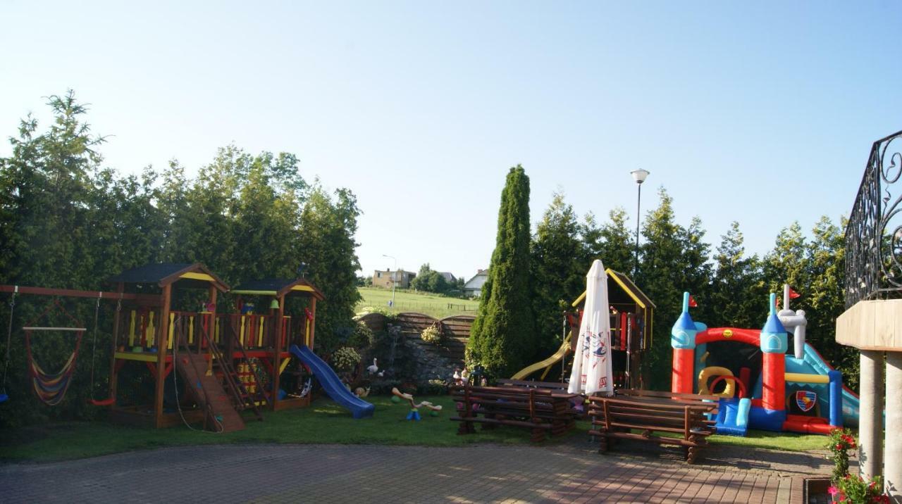 Pokoje Goscinne-Kwatera U Evy Swarzewo Exterior foto